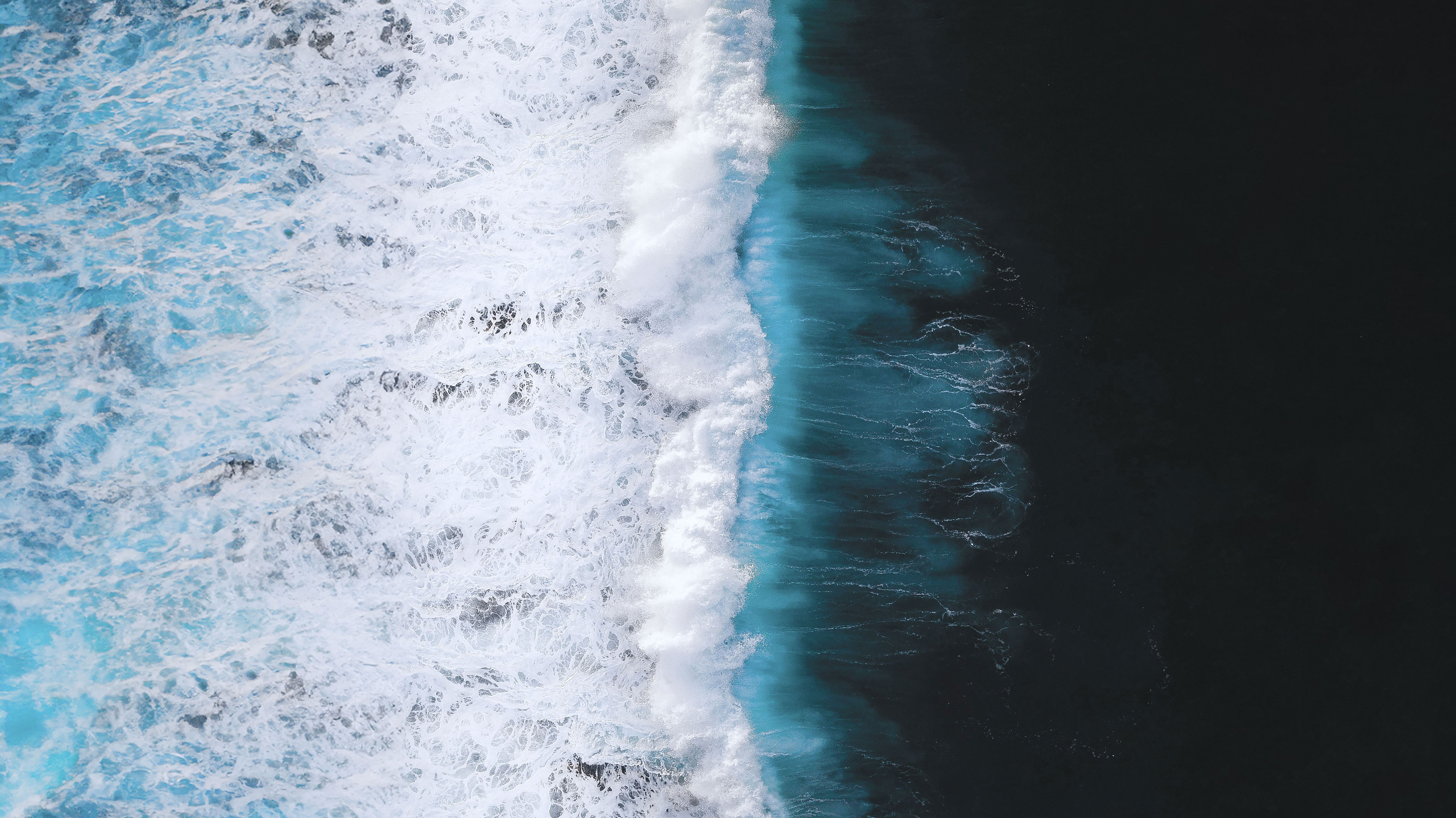 Image of water breaking in the ocean